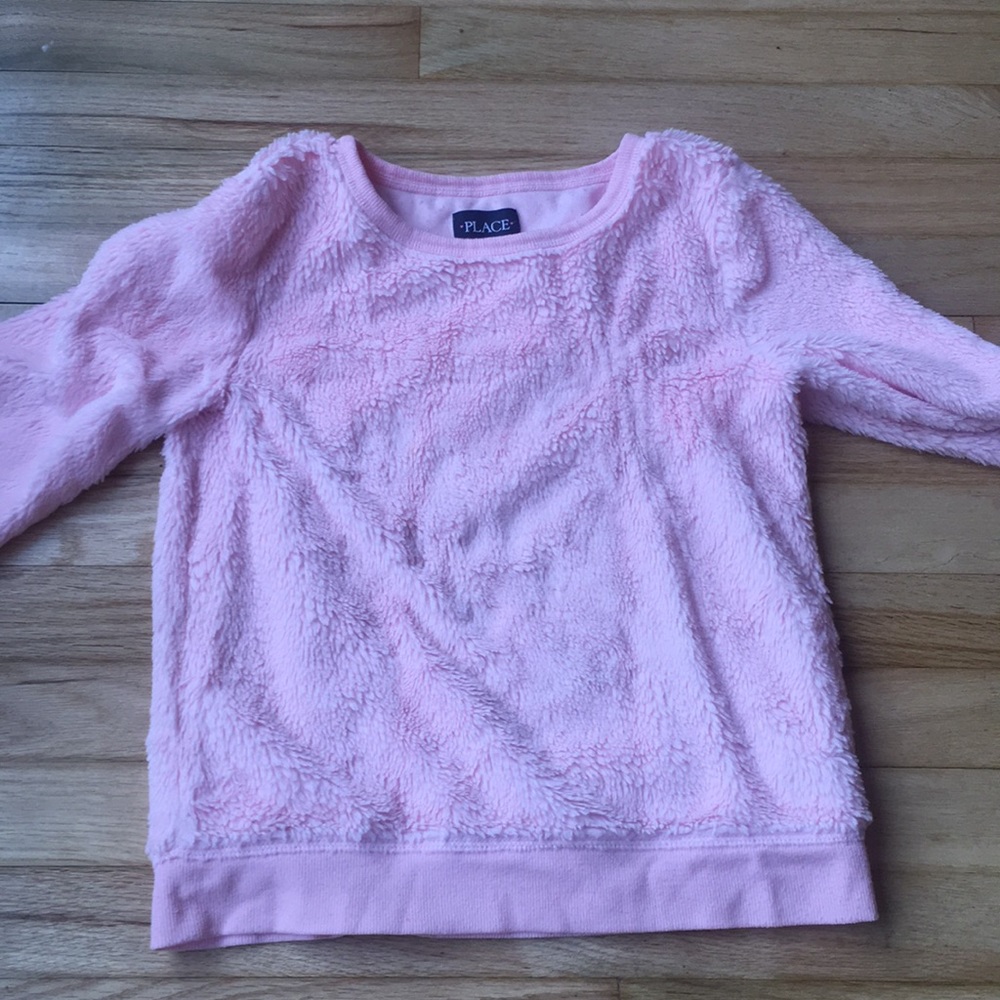 Gils pink and fluffy sweat shirt